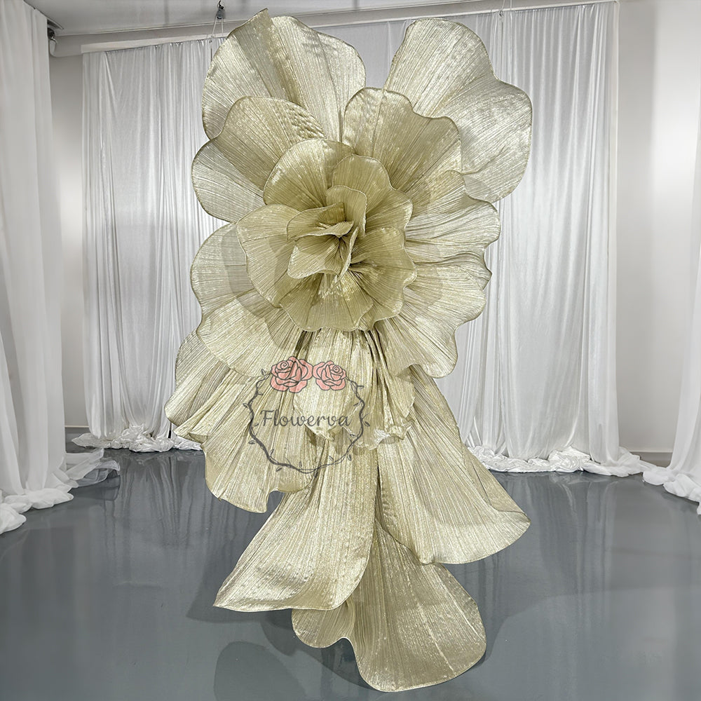 Flowerva Brilliant Pearlescent Wedding Art Installation