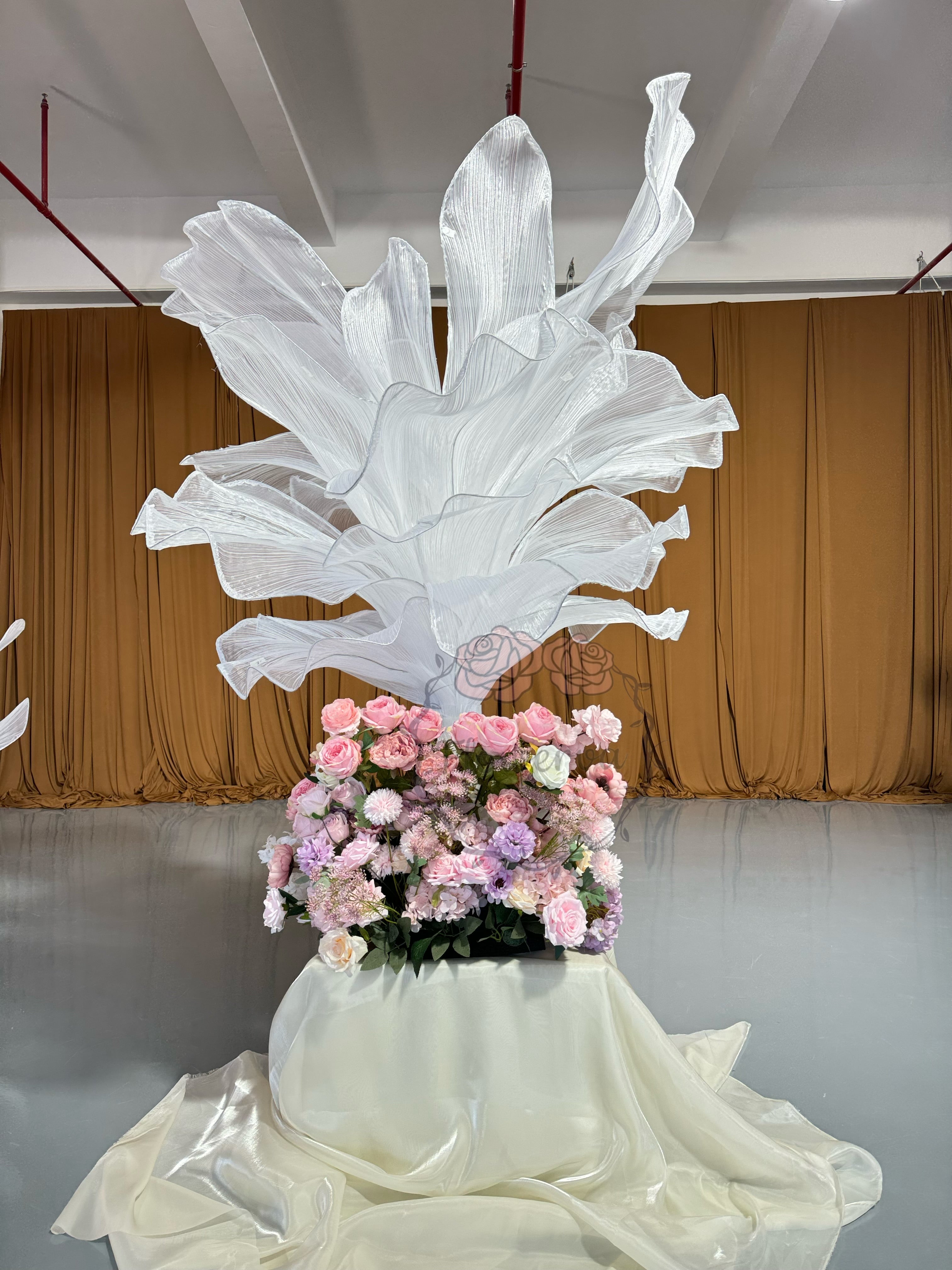 Flowerva Fabric Table Flower Wedding Decor(Without Flowers)
