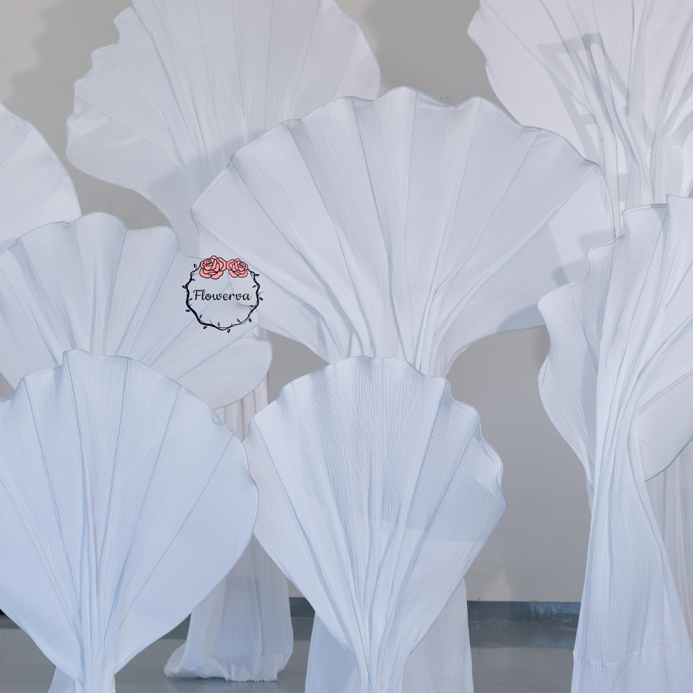 Flowerva Aetherial Plume Wedding Decor