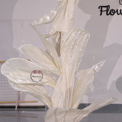 Flowerva Sculptural Petal Arch Wedding Decoration