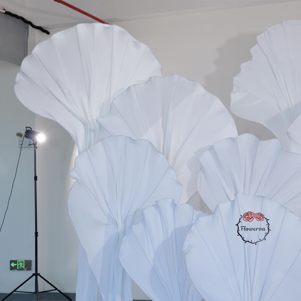 Flowerva Aetherial Plume Wedding Decor