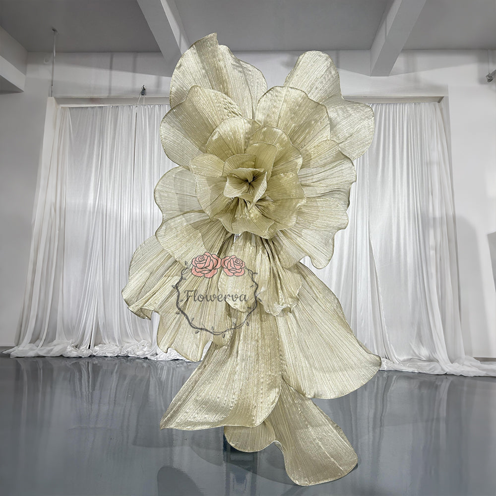 Flowerva Brilliant Pearlescent Wedding Art Installation