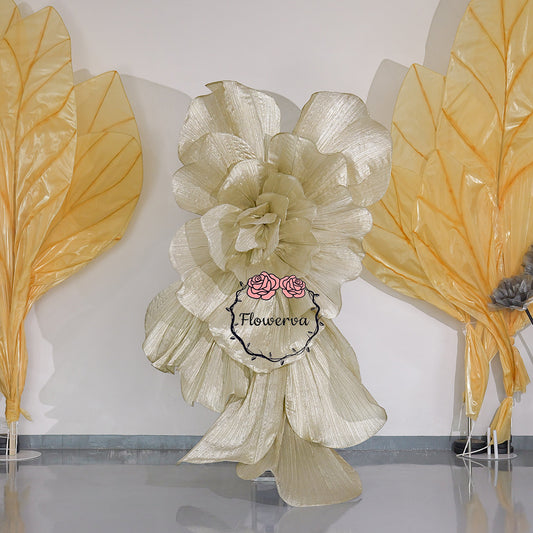 Flowerva Brilliant Pearlescent Wedding Art Installation