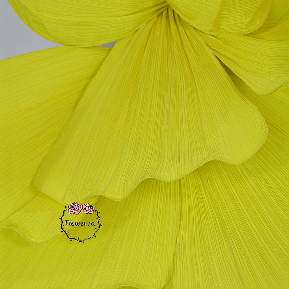 Flowerva Bright Yellow Curve Sculpture Wedding & Event Decor