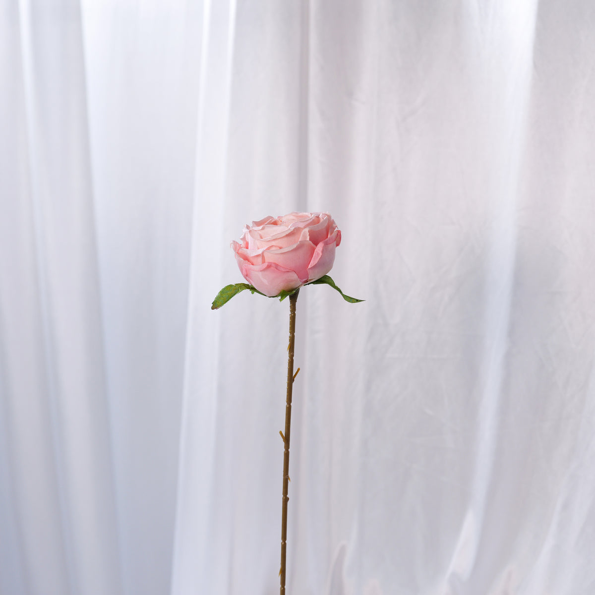 Flowerva Luxury Artificial Fabric Roses Wedding & Event Decor
